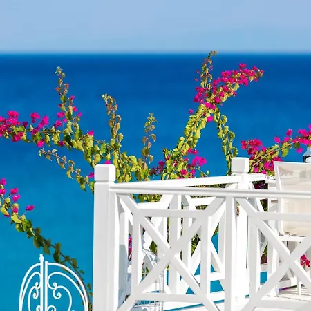 Mavi Beyaz Hotel 3*