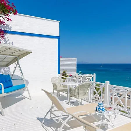Mavi Beyaz Otel Palamutbükü