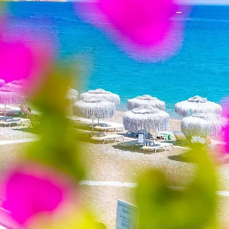 Mavi Beyaz Hotel 3*