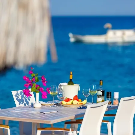 Mavi Beyaz Hotel 3*
