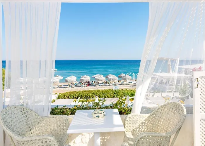 Mavi Beyaz Hotel Palamutbuku