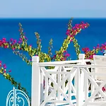 Mavi Beyaz Hotel 3*