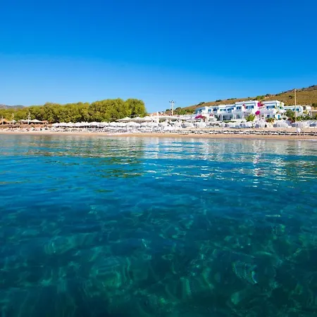 Mavi Beyaz Ξενοδοχείο 3*